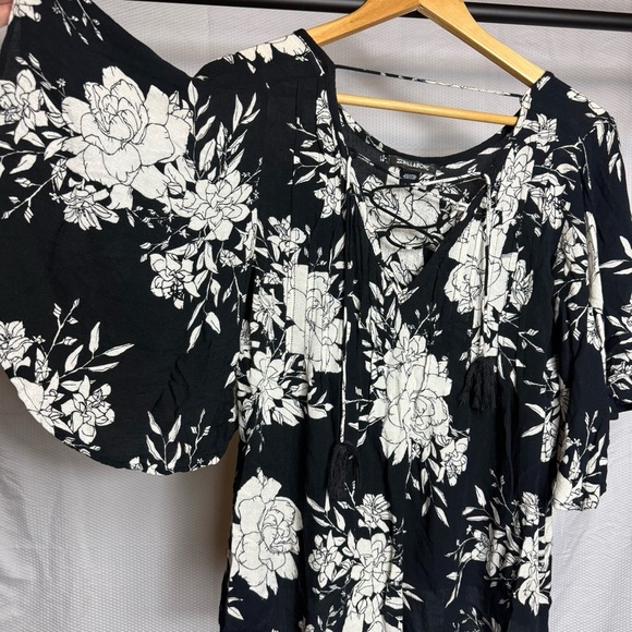 Ray of Light Billabong floral top - Picture 3 of 8